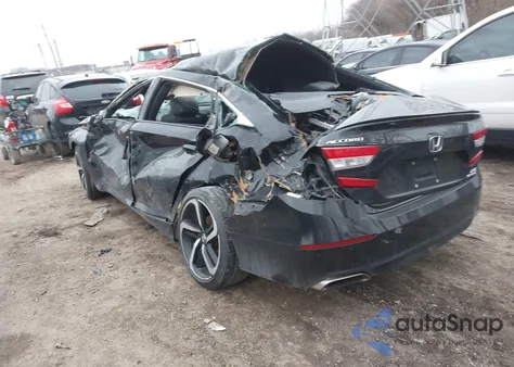 2018 Honda Accord Sport 2.0T z USA, uszkodzony, nr VIN 1HGCV2F32JA051721